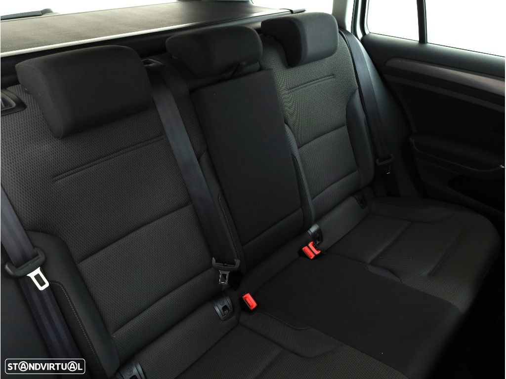 VW Golf Variant 1.6 TDi Confortline DSG - 15