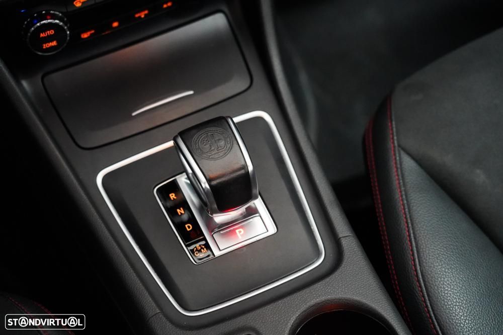 Mercedes-Benz A 45 AMG 4-Matic - 17