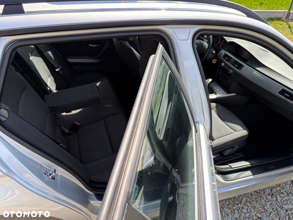 BMW Seria 3 320d - 12