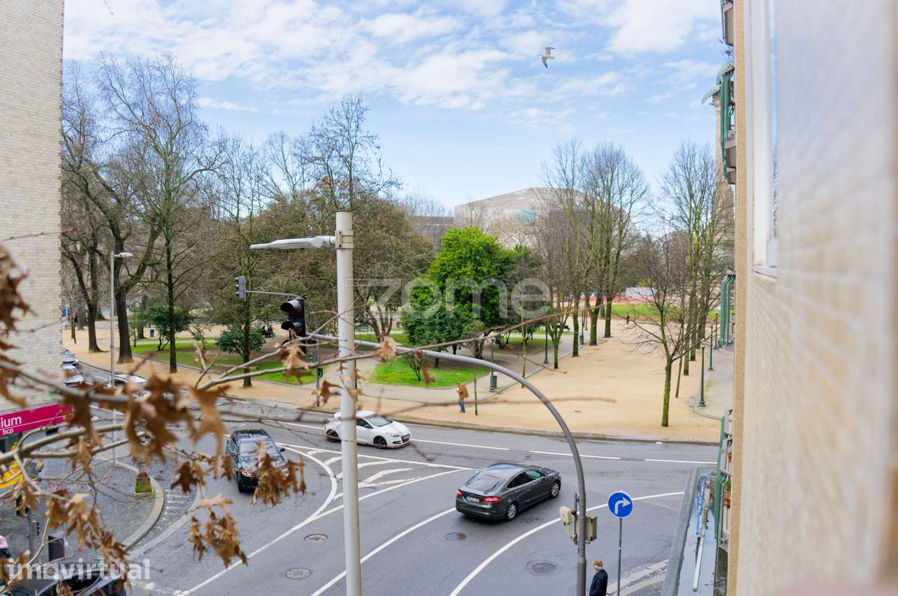 Apartamento T3 - Rotunda da Boavista - Grande imagem: 2/15