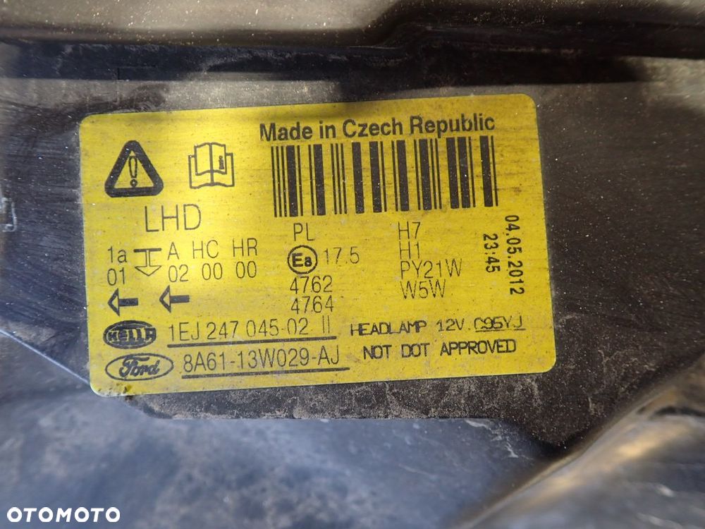 LAMPA PRAWA PRZEDNIA FORD FIESTA MK7 8A61-13W029-AJ - 4