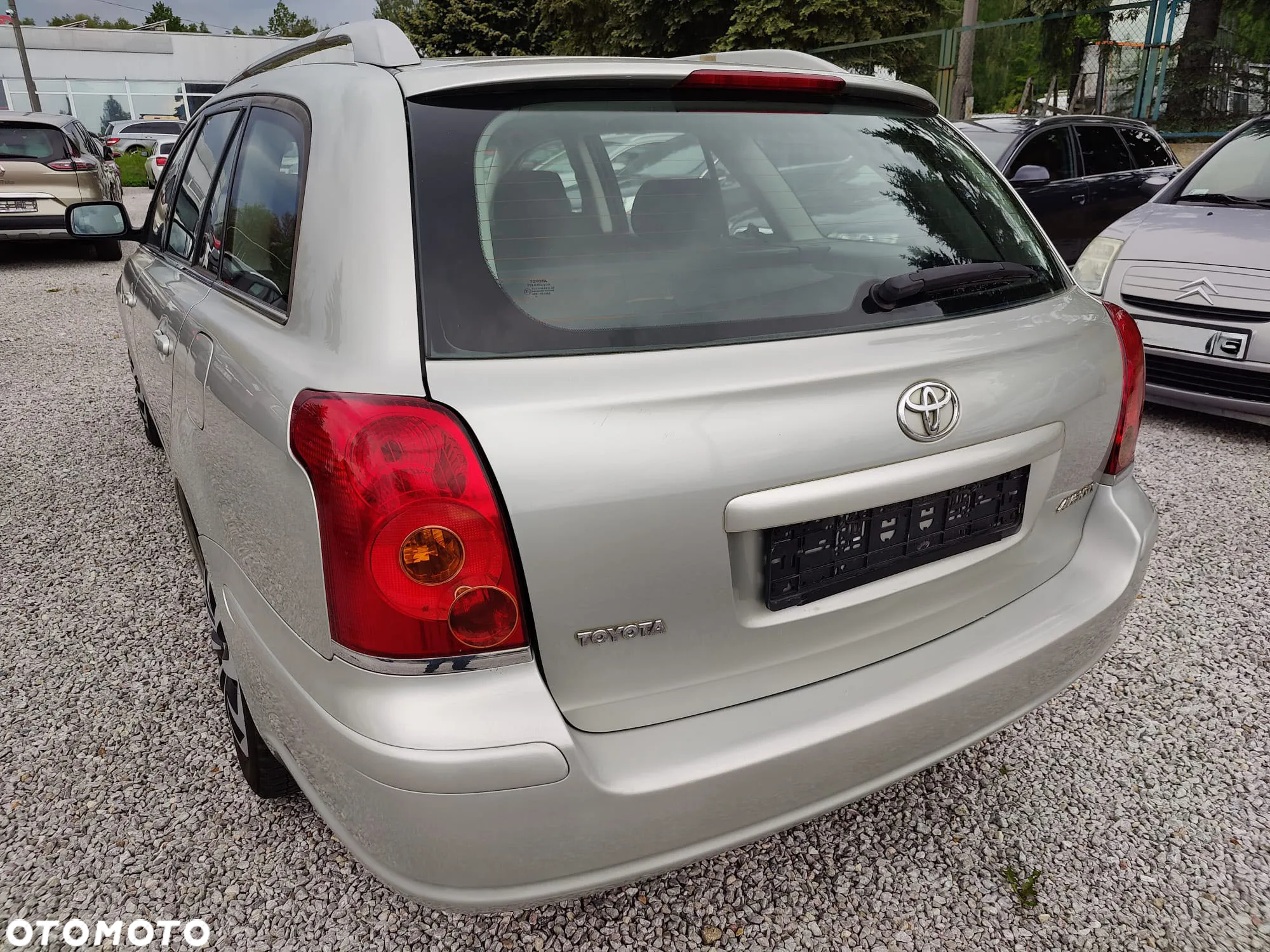 Toyota Avensis - 15