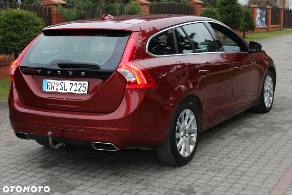 Volvo V60 D5 Geartronic Summum - 35