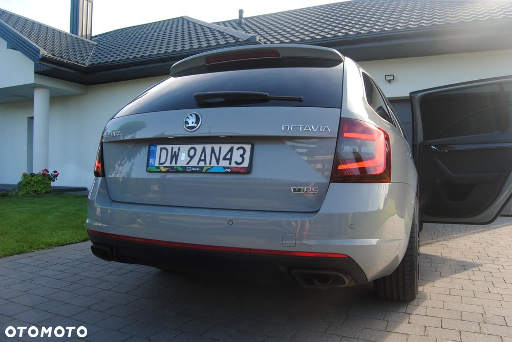 Skoda Octavia 2.0 TSI RS - 25