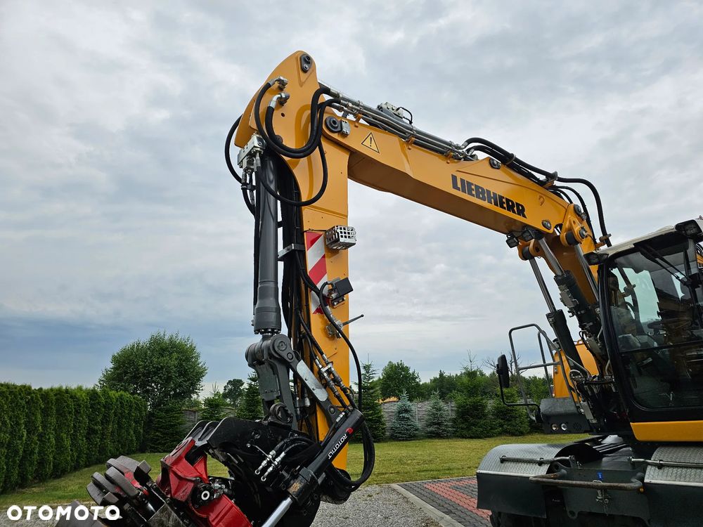 Liebherr A 916 - 11