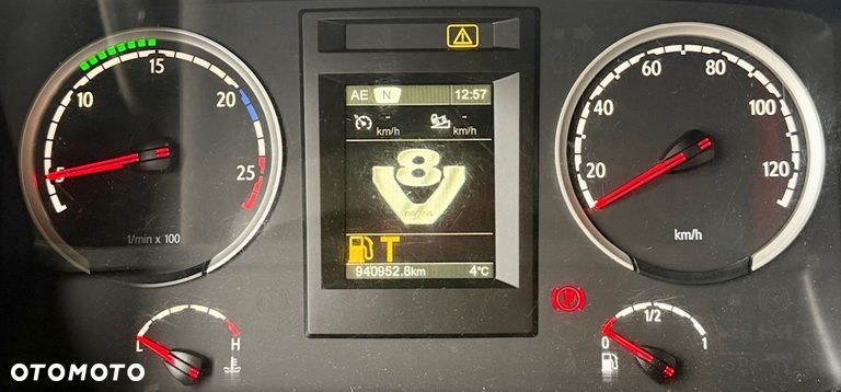 Scania R520 V8 TOPLINE STREAMLINE AUTOMAT RETARDER BEZ EGR FULLSPOJLERY KLIMA WEBASTO XENONY LED LODÓWKA TYŁ NA 4-PODUSZKACH NOWE TACHO!!! SERWISOWANA EURO 6 2015r ŁADNA - 17