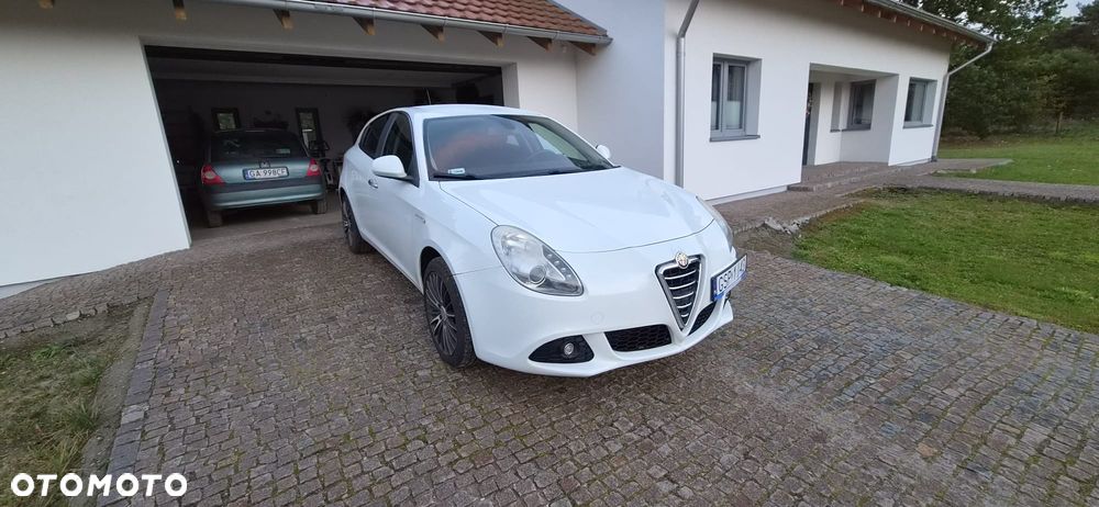 Alfa Romeo Giulietta 2011 photo 2