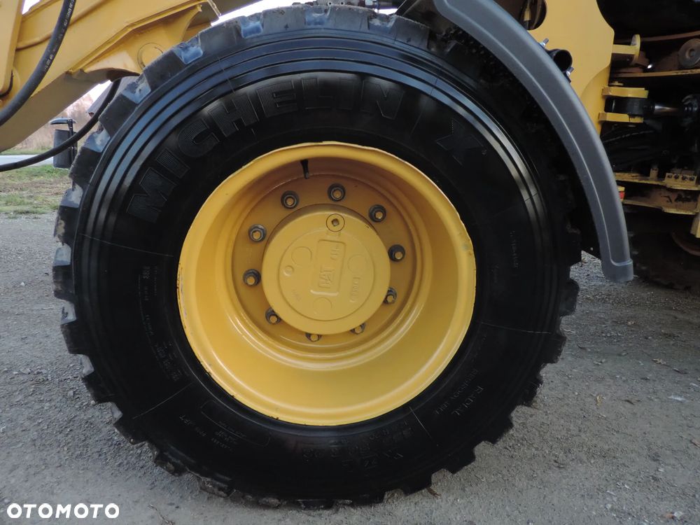 Caterpillar 908 - 20