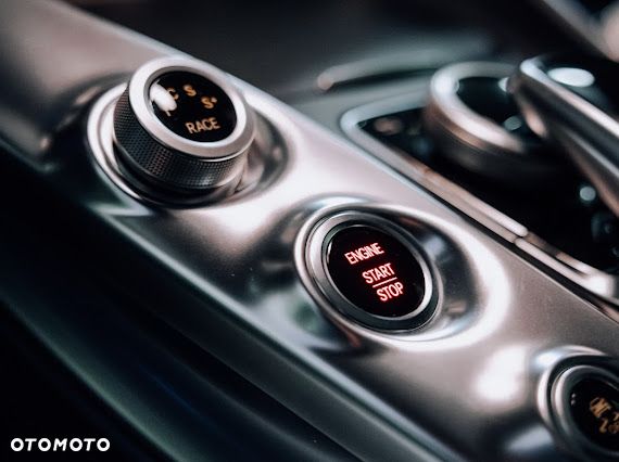 Mercedes-Benz AMG GT - 4