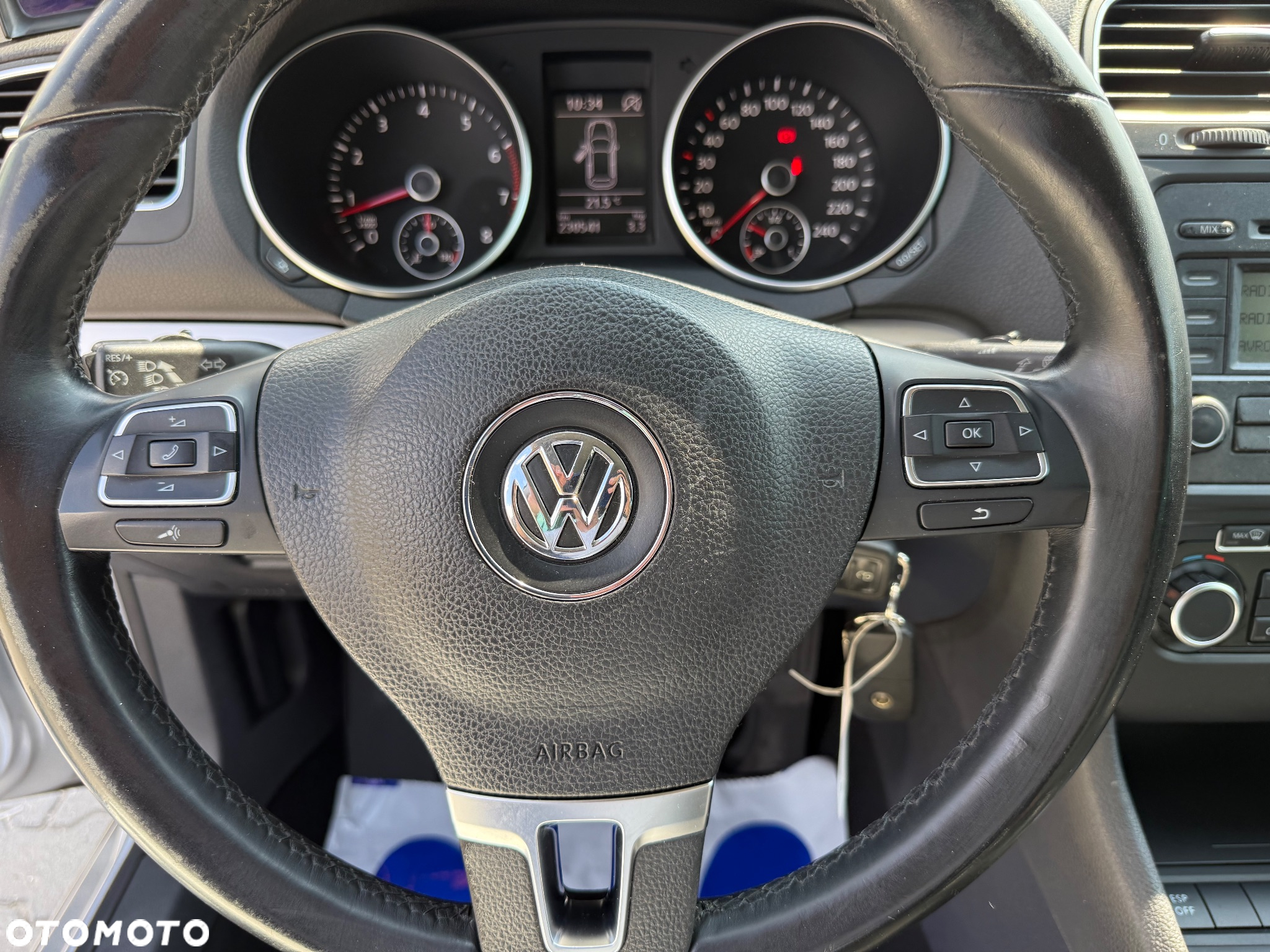 Volkswagen Golf 1.2 TSI BlueMotion Technology Comfortline - 26