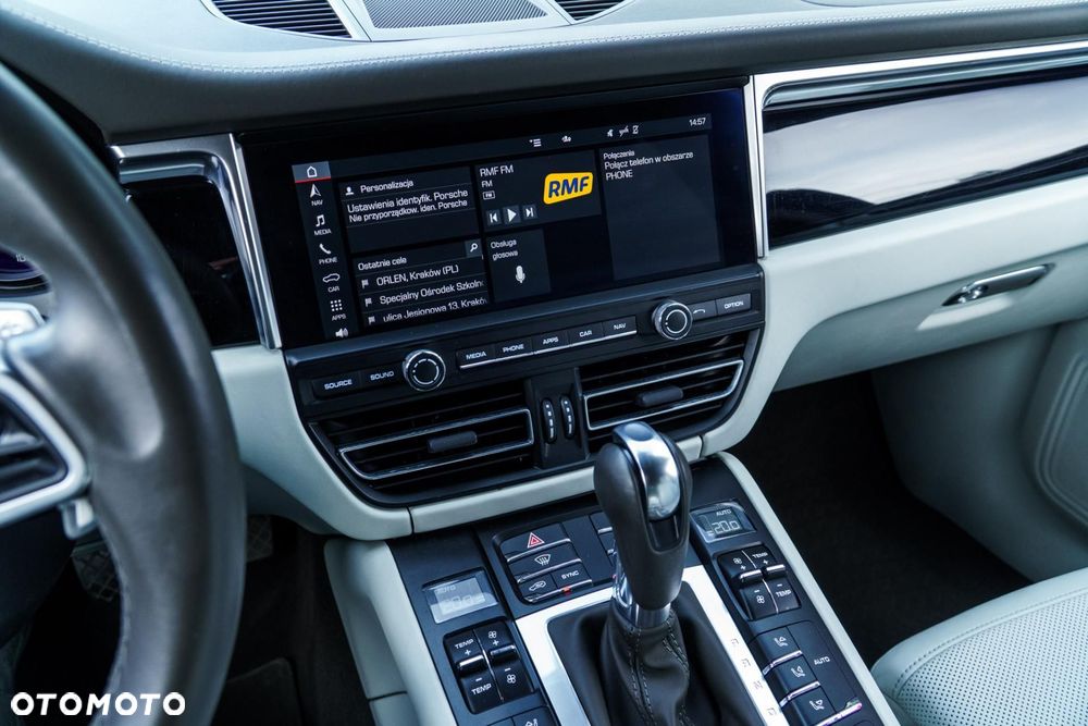 Porsche Macan Standard - 23