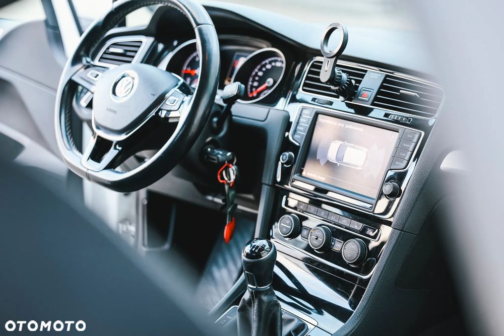 Volkswagen Golf - 16