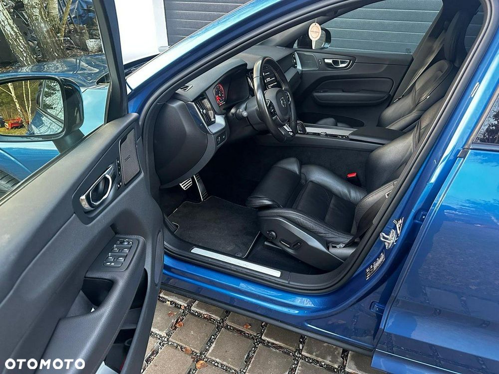 Volvo XC 60 D5 SCR AWD R-Design - 21