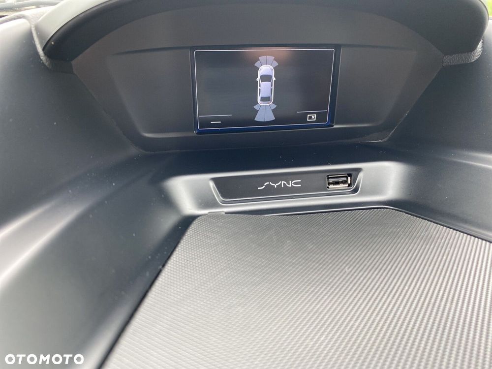 Ford Kuga - 23