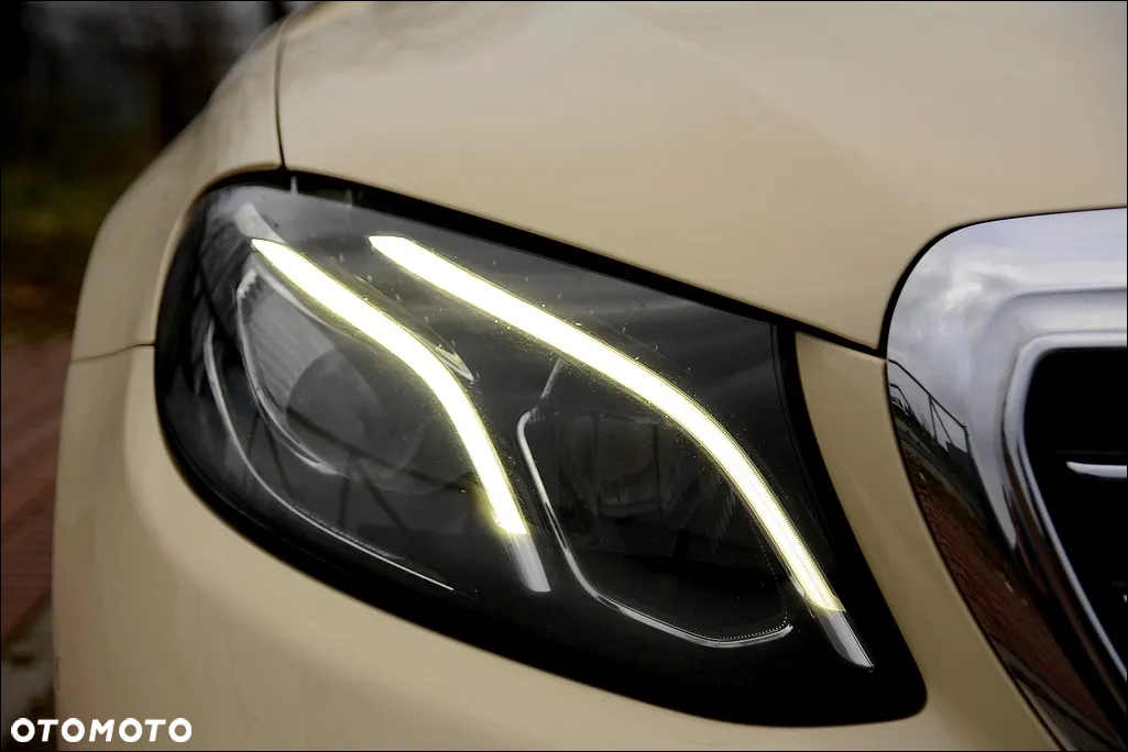 Mercedes-Benz Klasa E 200 d 9G-TRONIC - 37
