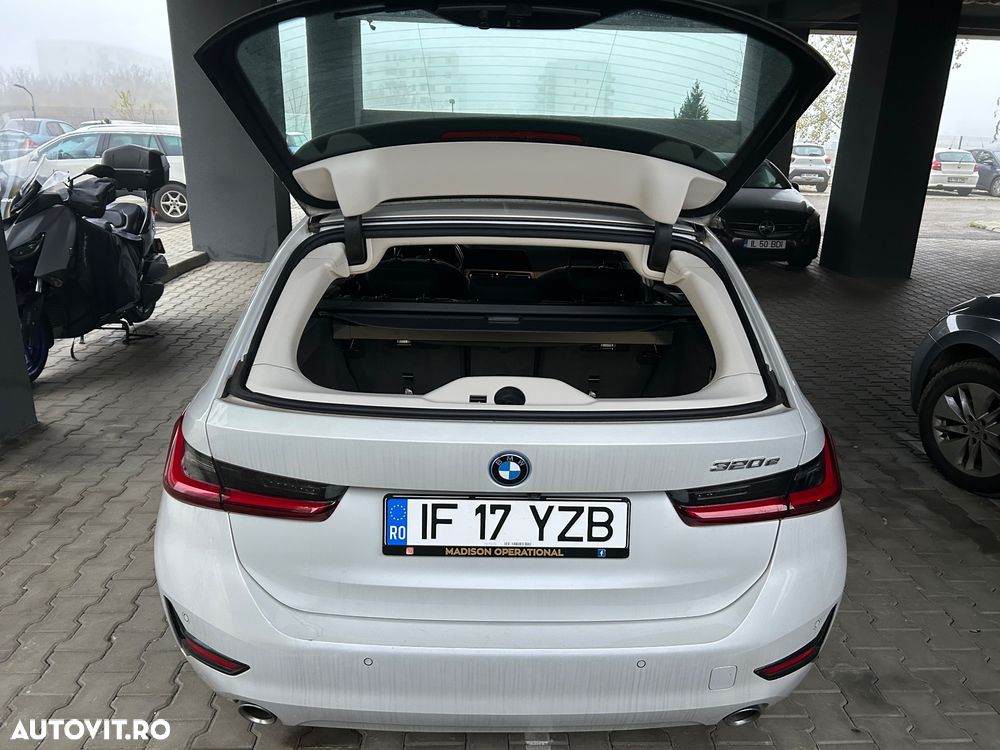 BMW Seria 3 320e Touring Aut. - 8