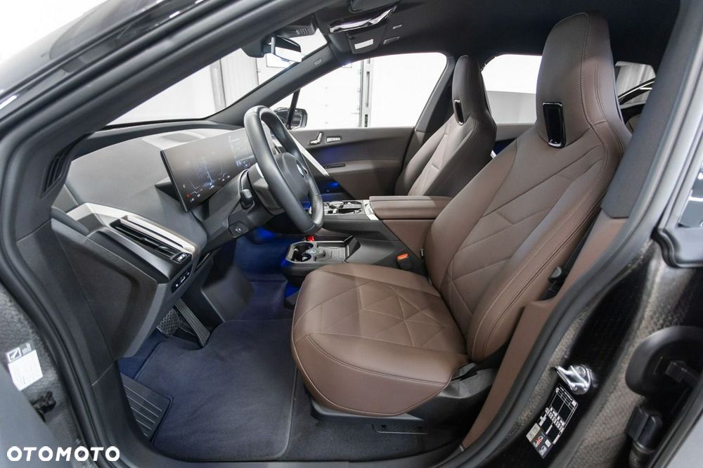 BMW iX - 24