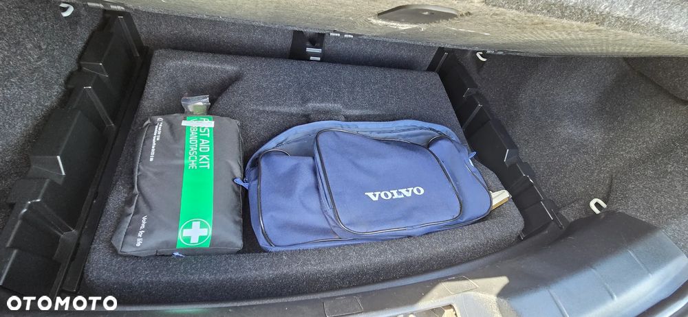 Volvo V40 T3 Drive-E Momentum - 28