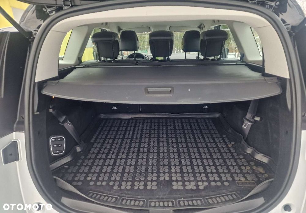 Renault Grand Scenic - 27