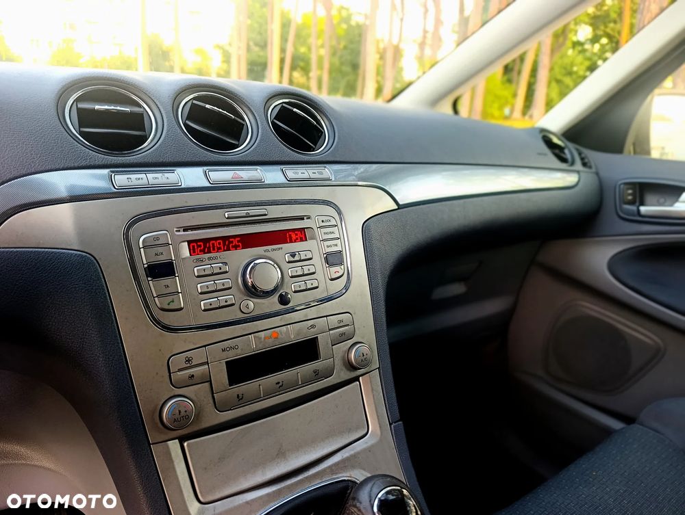 Ford S-Max - 21