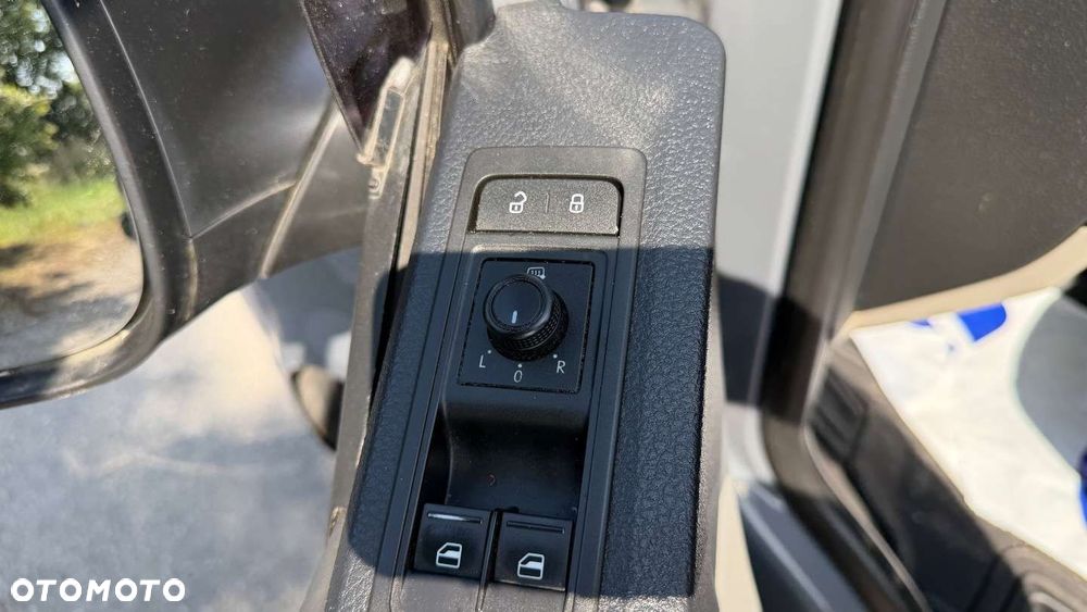 Volkswagen Transporter - 30