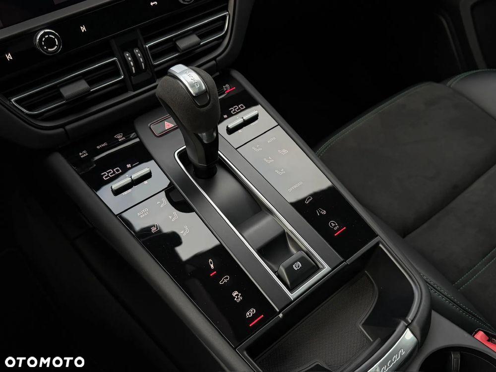 Porsche Macan GTS - 27