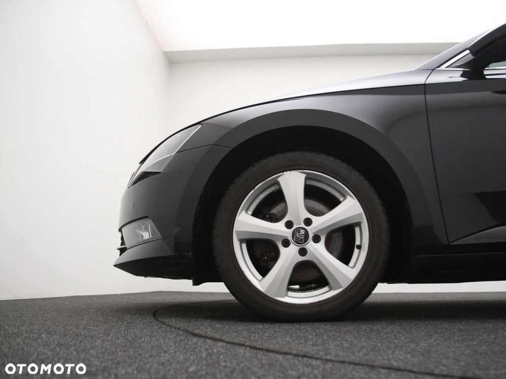 Skoda Superb 2.0 TDI Style DSG - 28