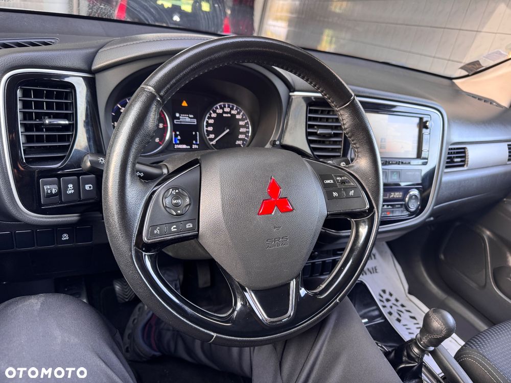 Mitsubishi Outlander 2.2 DID Instyle Navi - 16