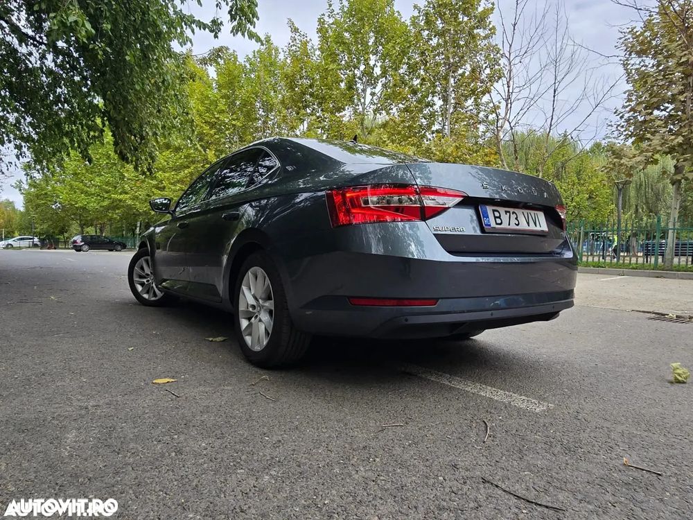 Skoda Superb 1.4 TSI DSG Ambition - 4