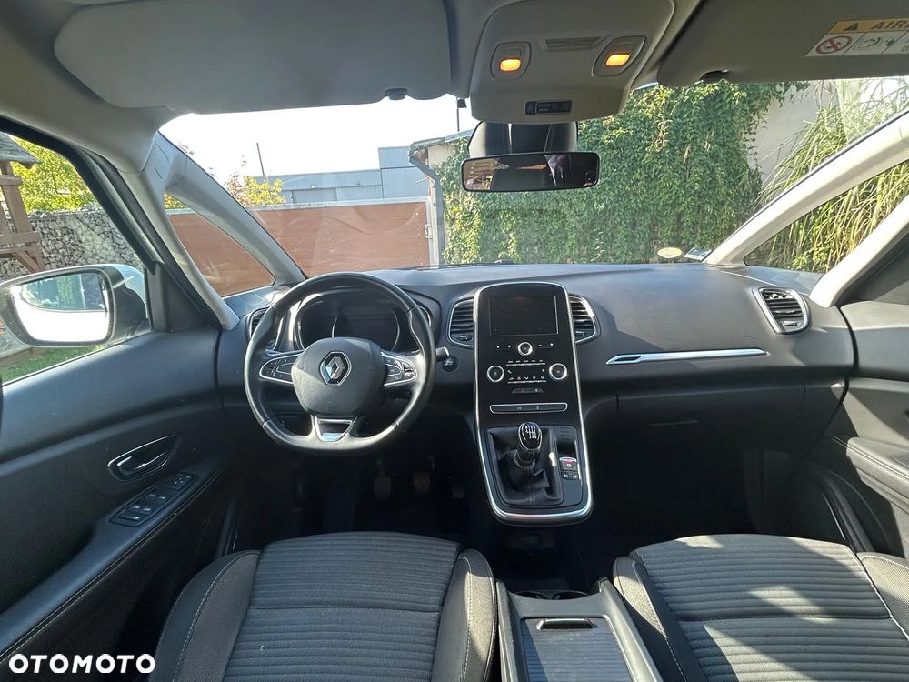 Renault Grand Scenic - 8