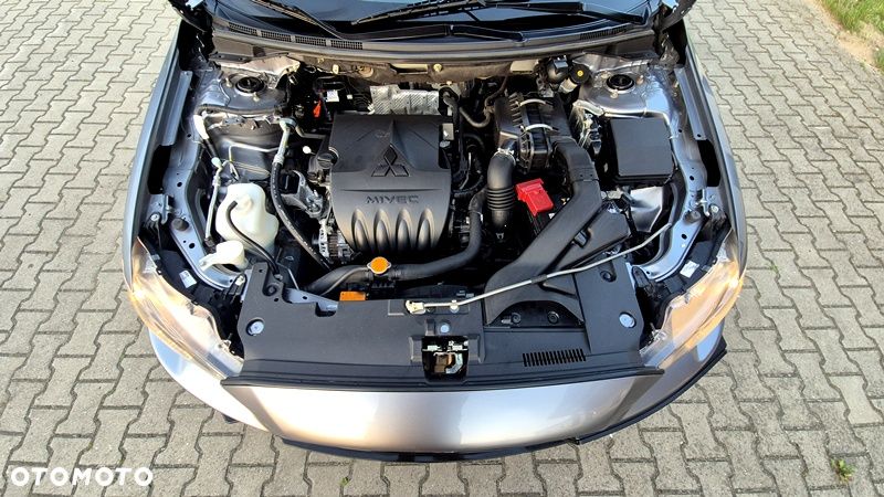 Mitsubishi Lancer 1.6 Invite - 32