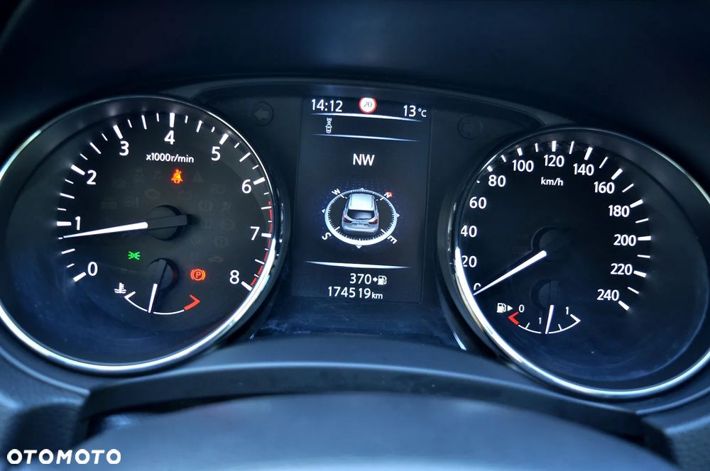 Nissan Qashqai 1.6 DIG-T N-Connecta - 25