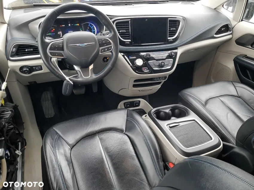 Chrysler Pacifica - 8