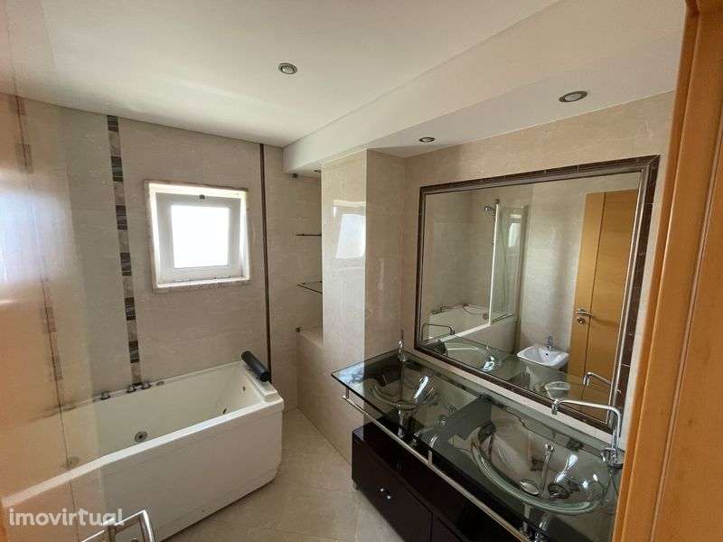 Apartamento T3, c/Box e arrecadacão - Corroios - Grande imagem: 3/8