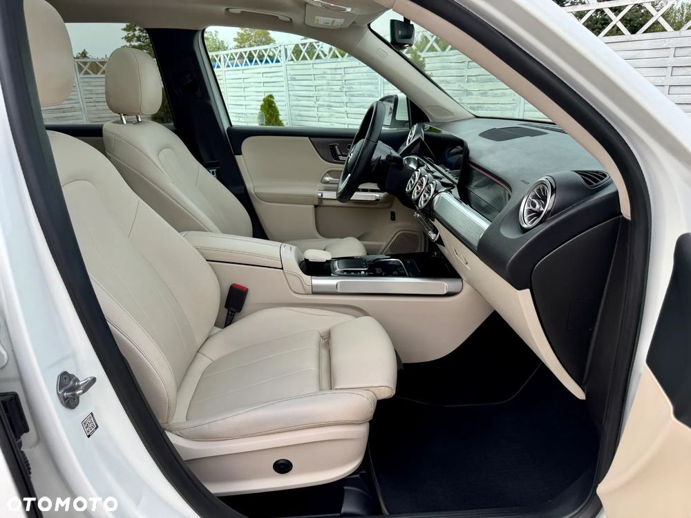 Mercedes-Benz GLB 250 4Matic 8G-DCT - 5