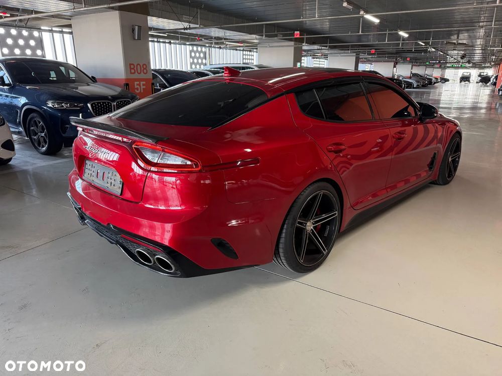 Kia Stinger - 4