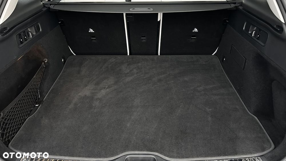 Mercedes-Benz GLC - 33