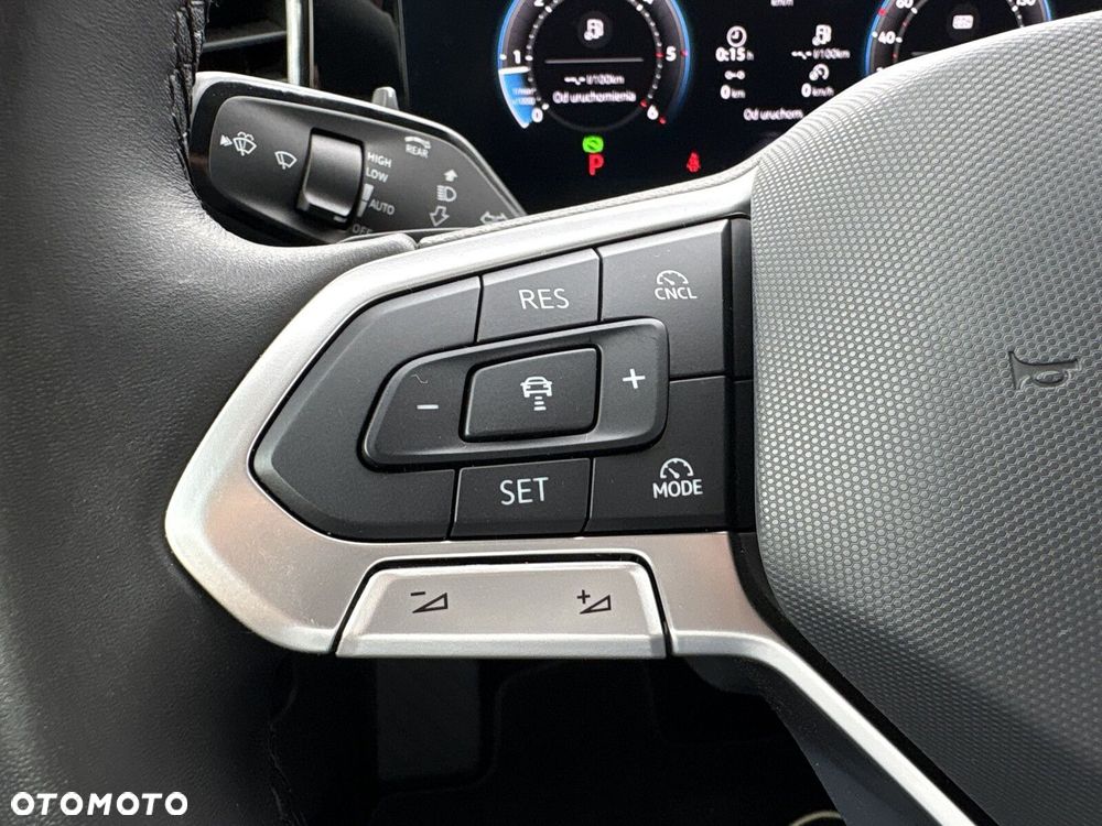 Volkswagen Passat - 17