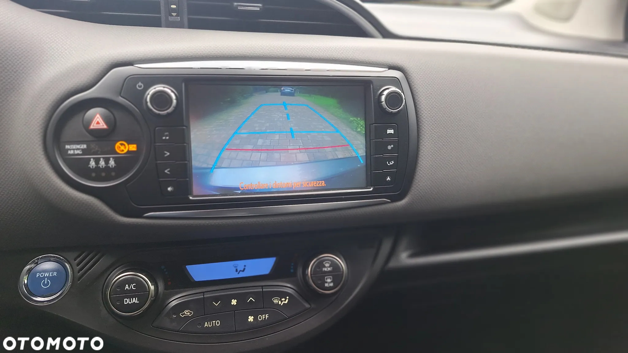 Toyota Yaris Hybrid 1.5 VVT-i Style - 11