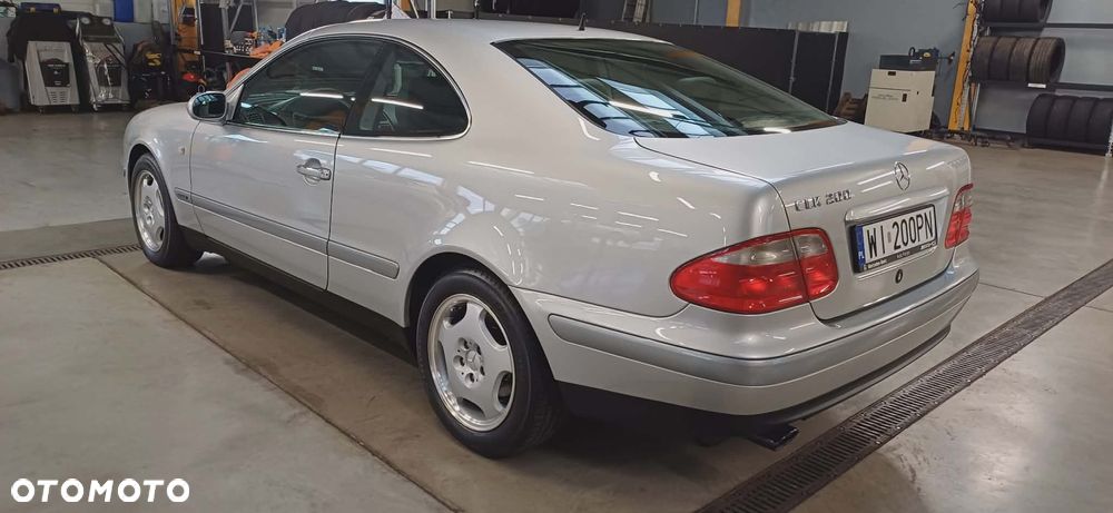 Mercedes-Benz CLK - 6