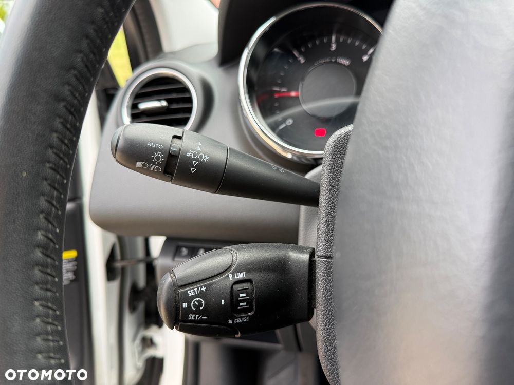 Peugeot 3008 HDi FAP 115 Access - 22