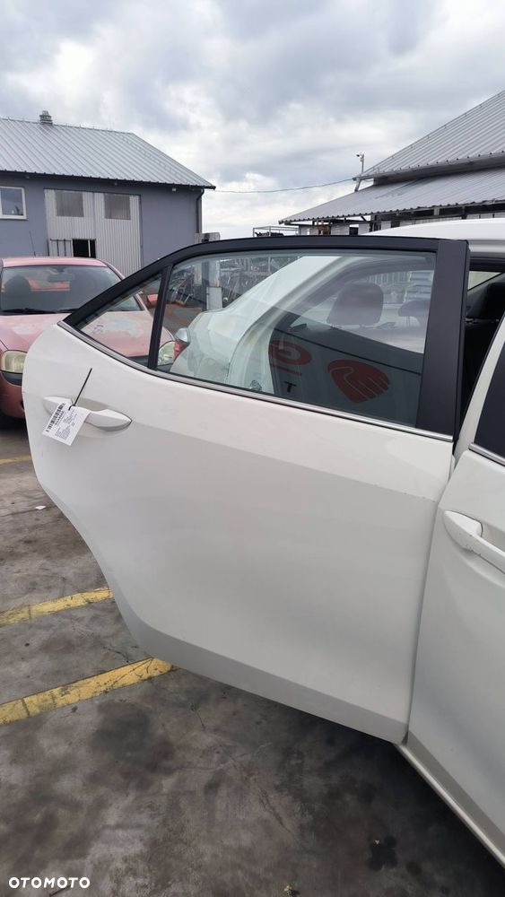 DRZWI PRAWE TYŁ TOYOTA COROLLA E16 LIFT 040 - 7