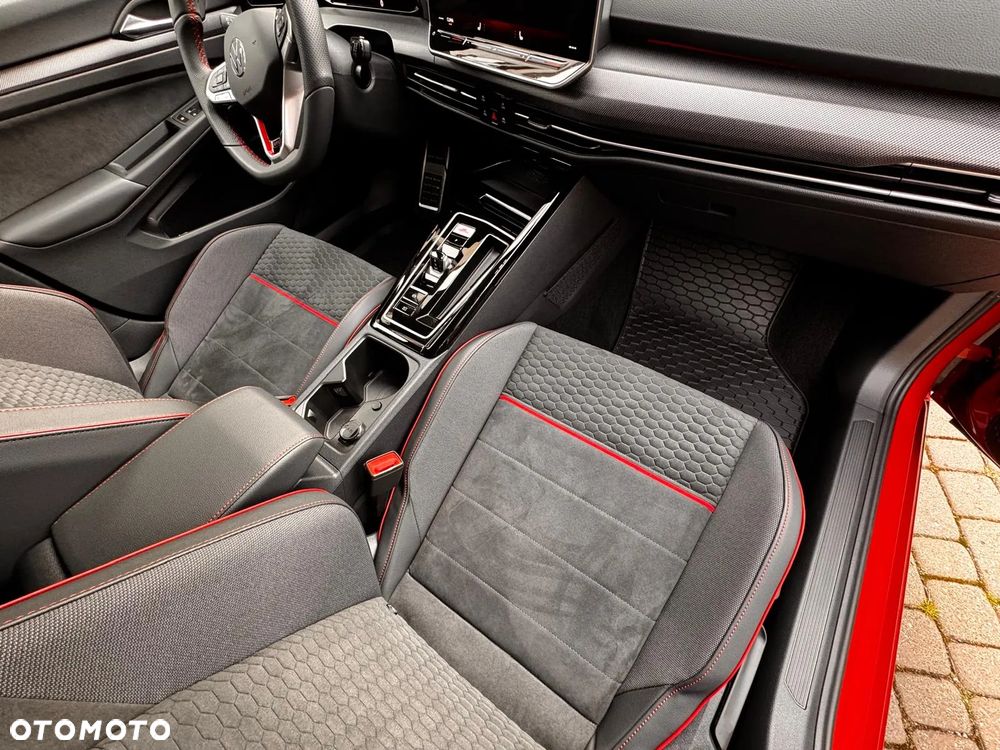 Volkswagen Golf VIII 2.0 TSI GTI Clubsport DSG - 5