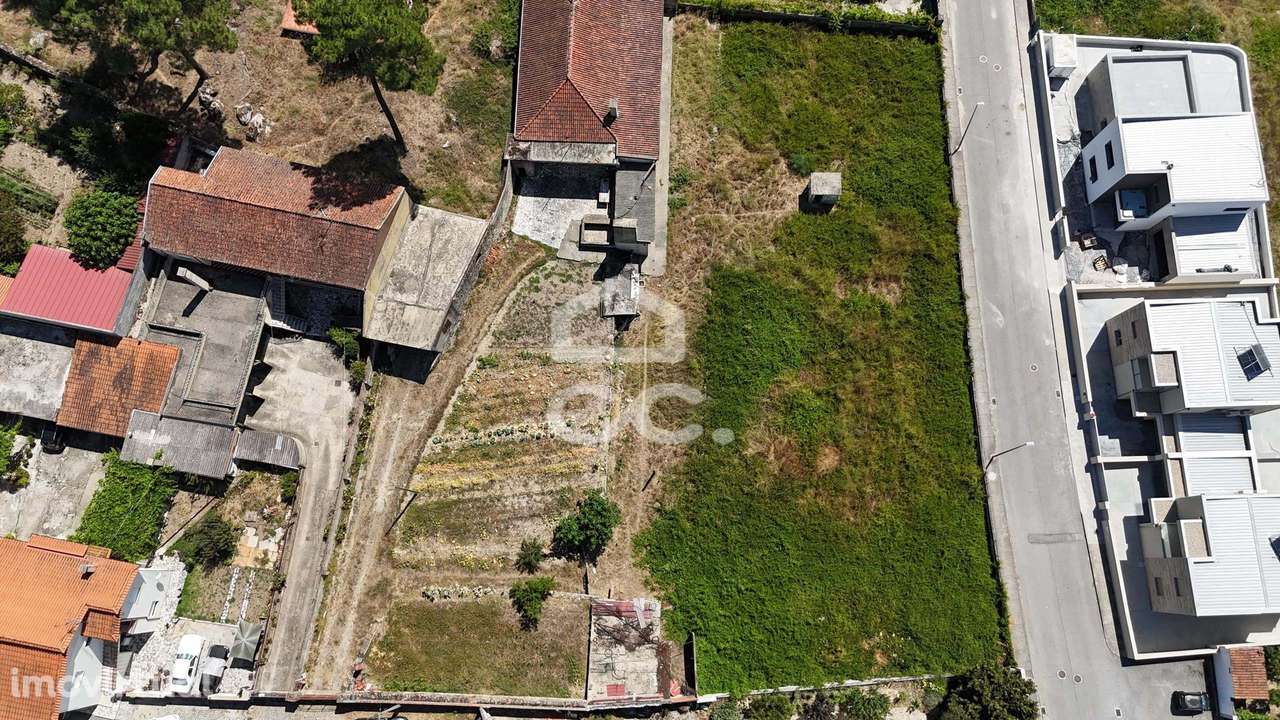 Moradia para Restauro com Terreno e Lotes para Construção - Grande imagem: 3/36