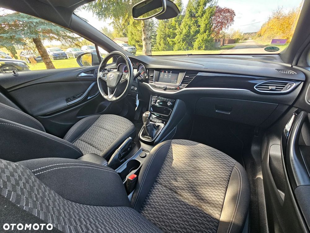 Opel Astra 1.4 Turbo 120 Jahre - 8