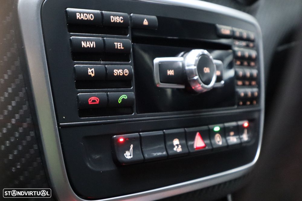 Mercedes-Benz A 45 AMG 4Matic Speedshift 7G-DCT - 22