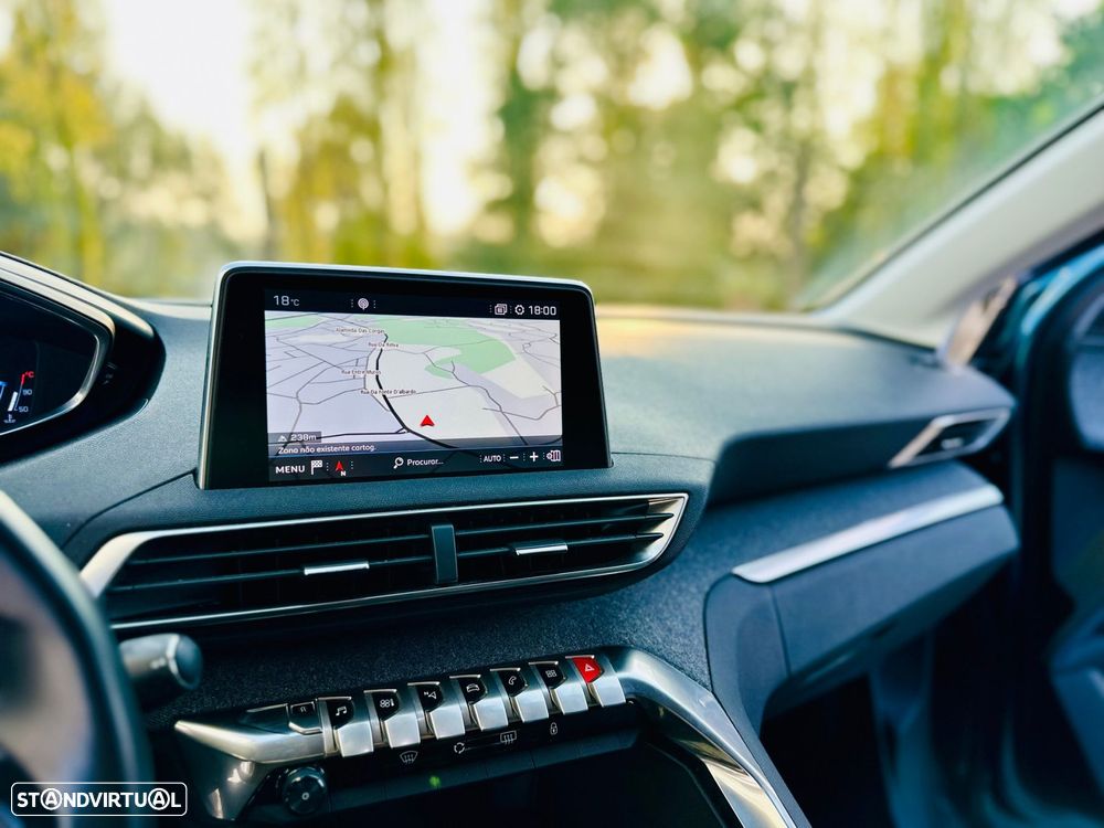 Peugeot 5008 1.2 PureTech Allure - 18