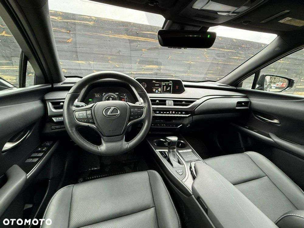 Lexus UX - 24
