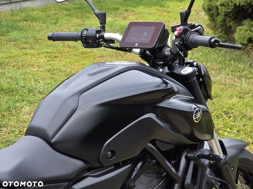 Yamaha MT - 27