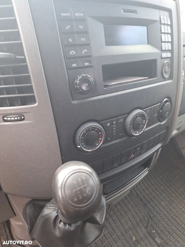 Mercedes-Benz Sprinter - 2